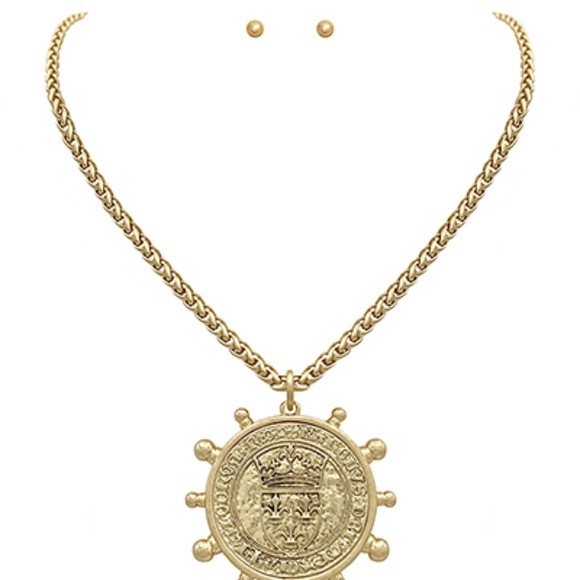 Shield Coin Necklace Set - Picture 3 of 4